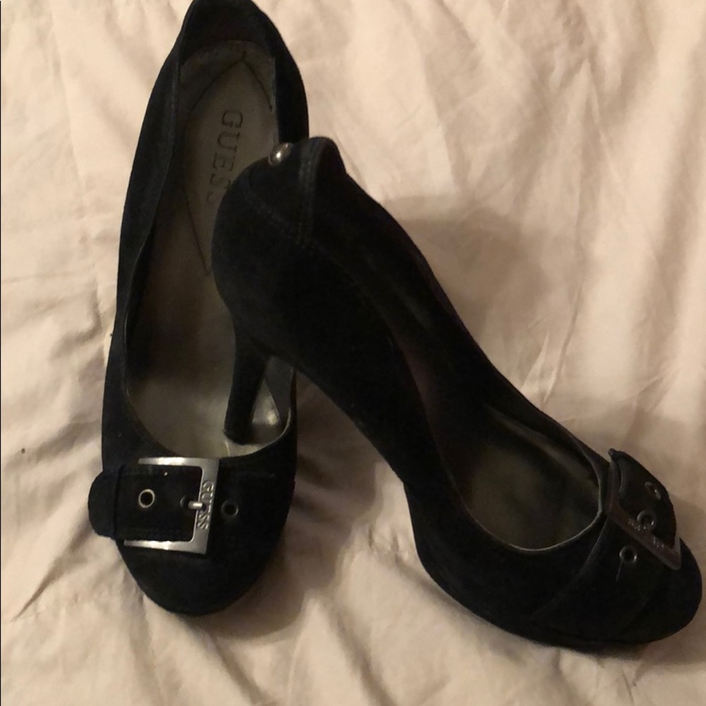 Black heels by Guess